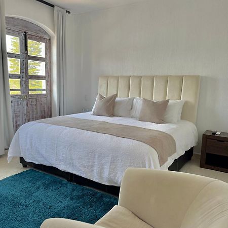 Suite Los Angeles Tecozautla Exterior photo