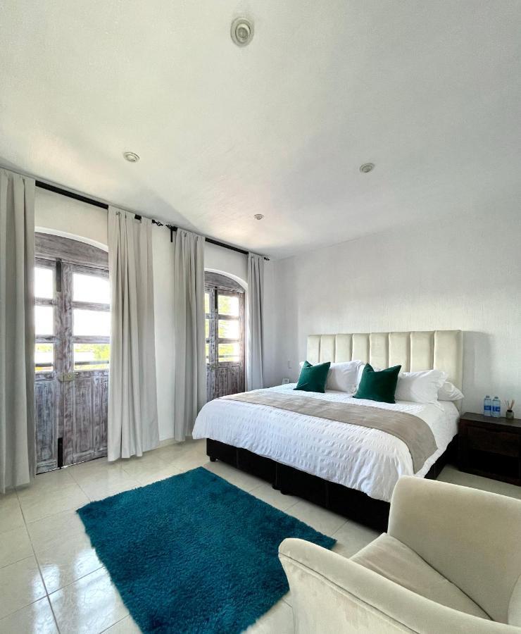 Suite Los Angeles Tecozautla Exterior photo