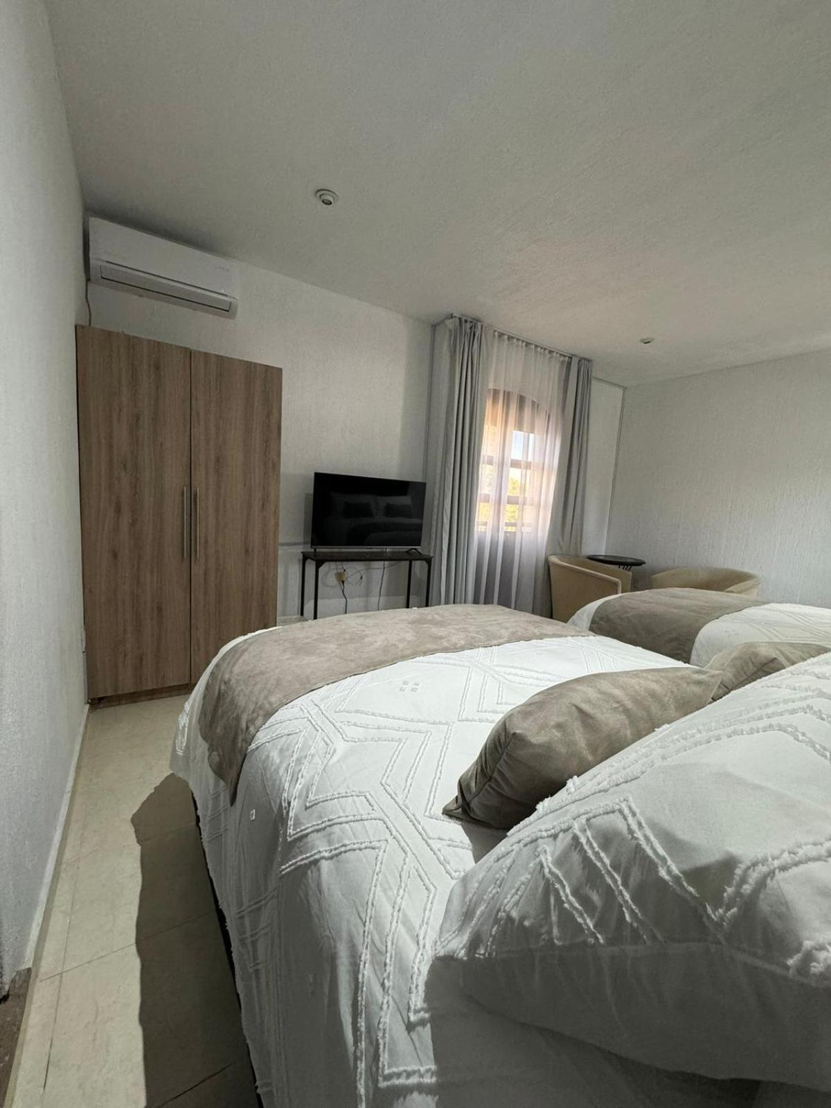 Suite Los Angeles Tecozautla Exterior photo
