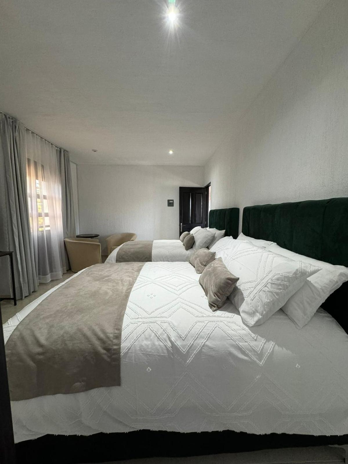 Suite Los Angeles Tecozautla Exterior photo