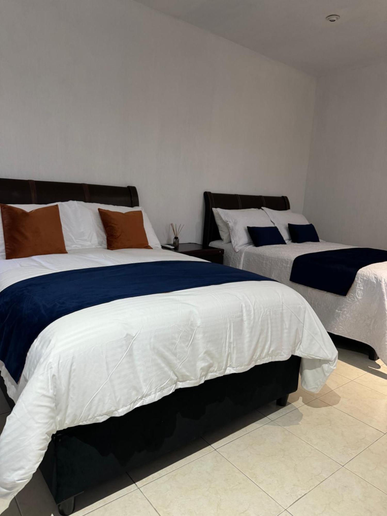 Suite Los Angeles Tecozautla Exterior photo