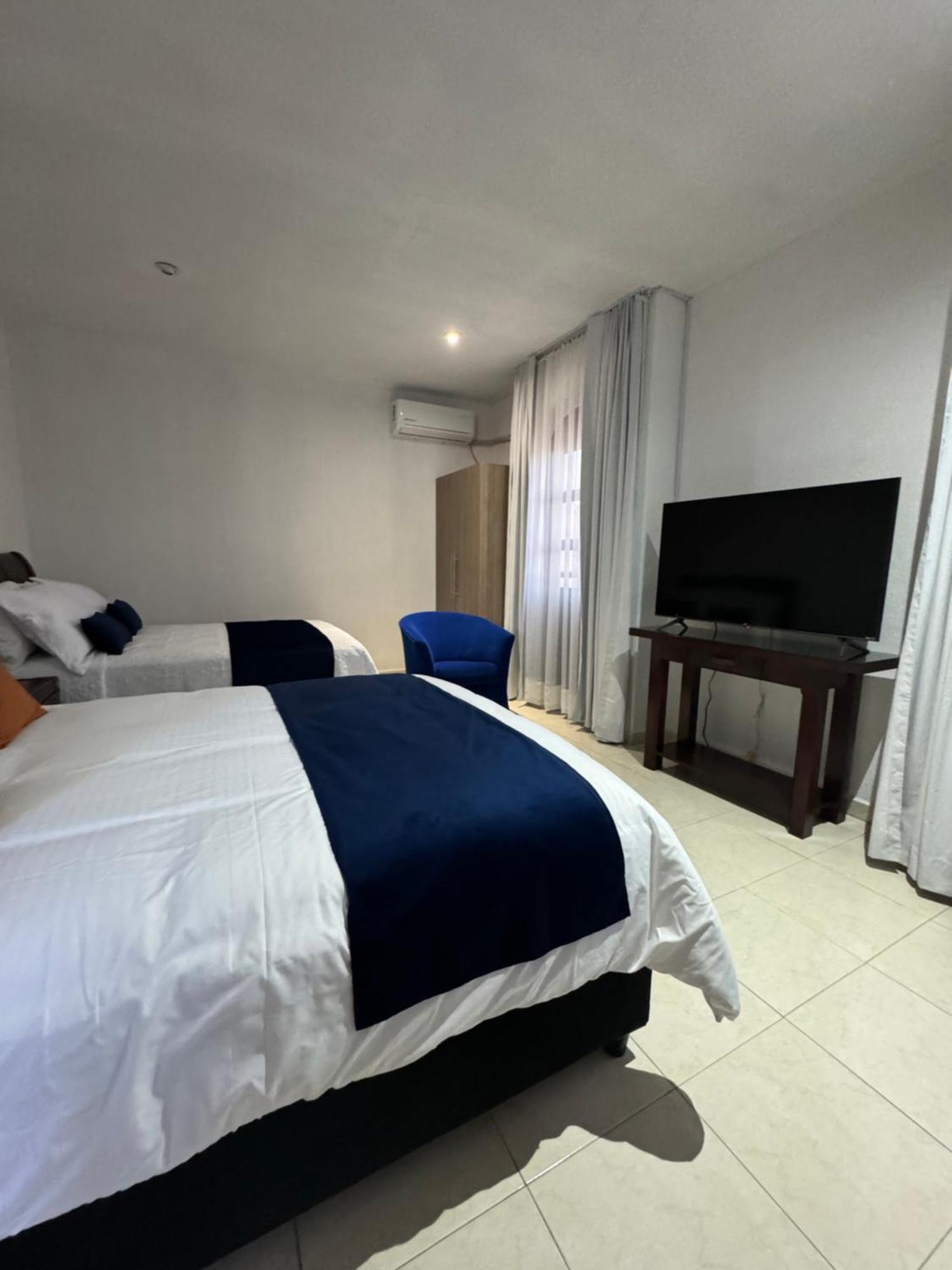 Suite Los Angeles Tecozautla Exterior photo