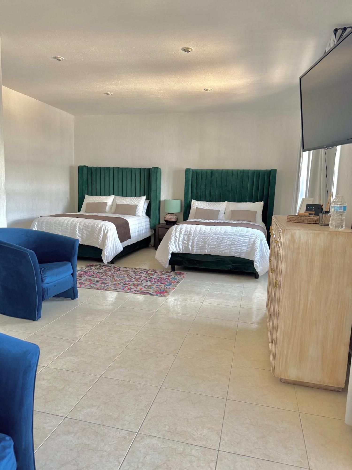 Suite Los Angeles Tecozautla Exterior photo