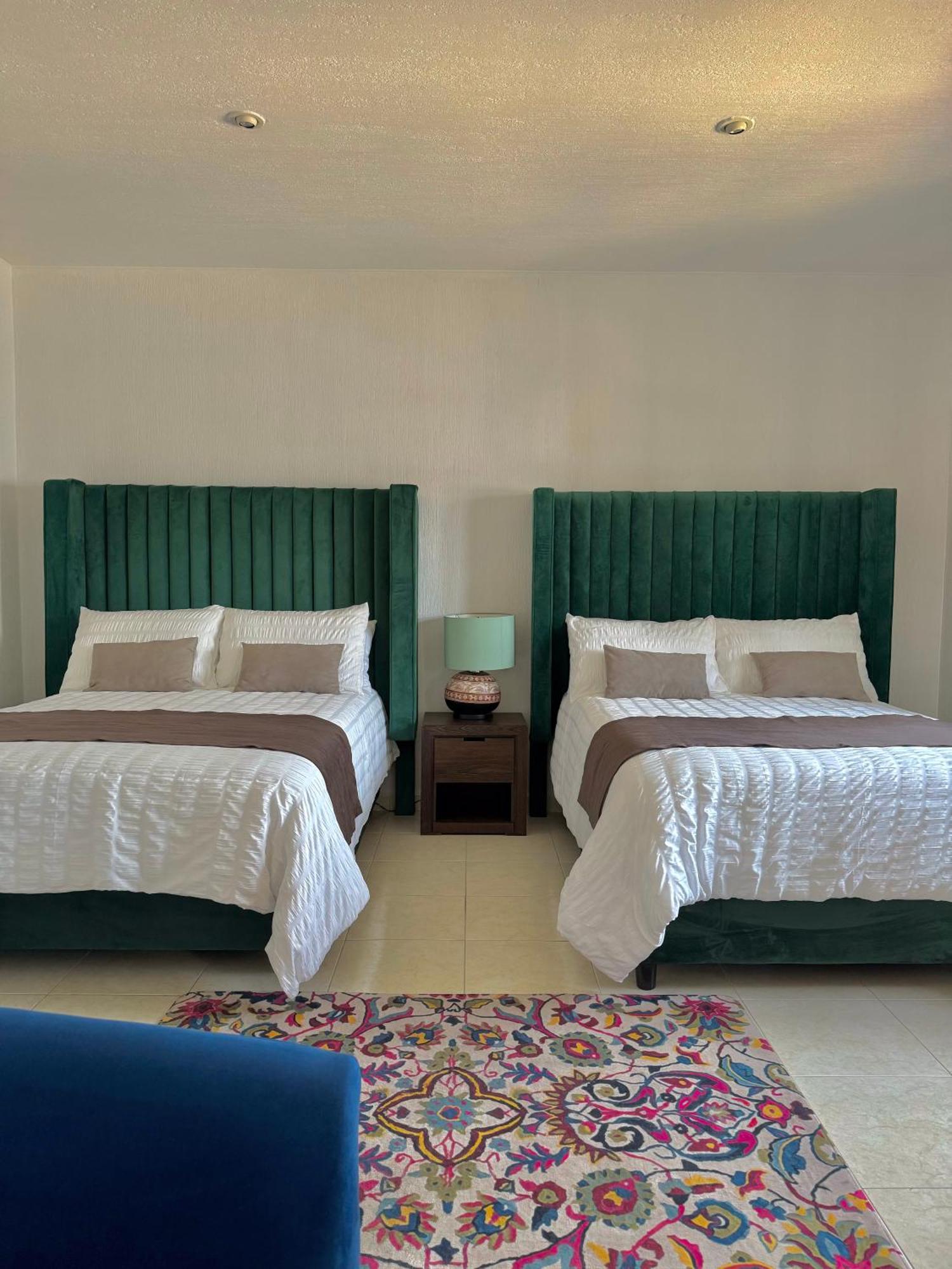 Suite Los Angeles Tecozautla Exterior photo