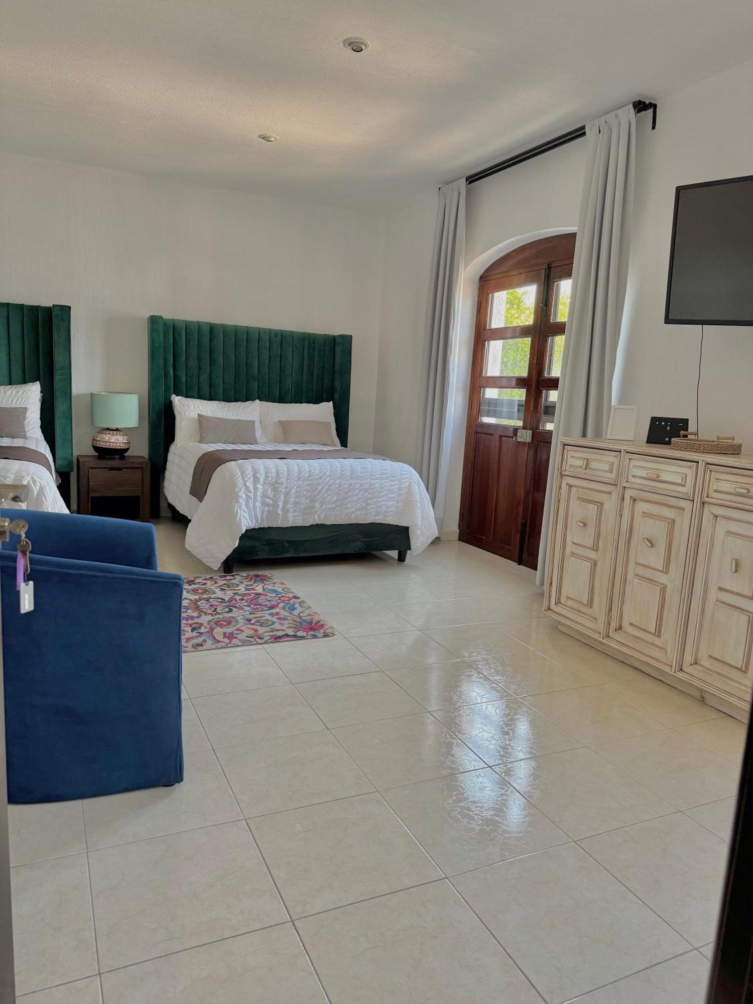 Suite Los Angeles Tecozautla Exterior photo
